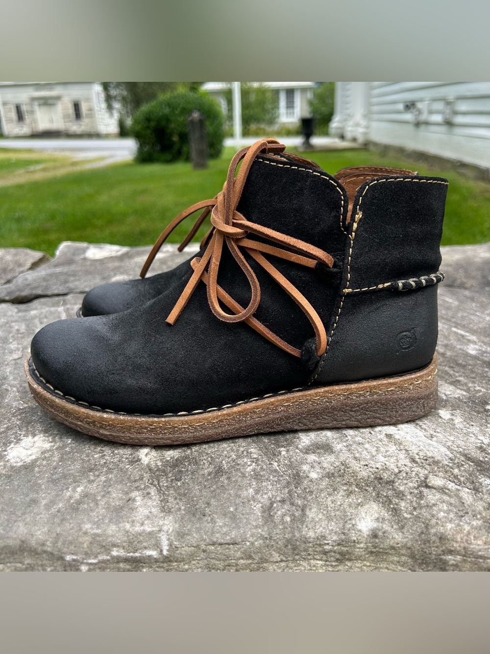 Born Brand Calyn Distressed Black Leather Chukka Bootie Size 7